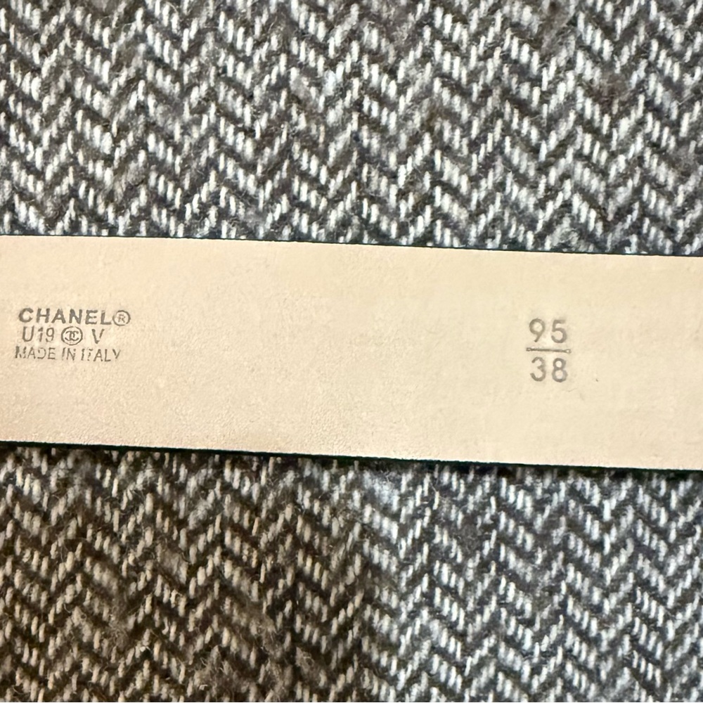 CHANEL Men’s Black Belt with Silver Buckle - Picture 5 of 6